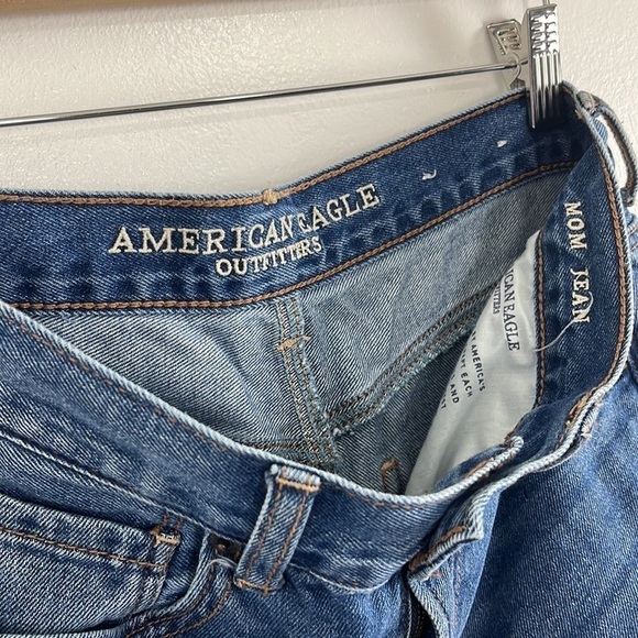American Eagle Mom Medium Wash Jeans - Picture 5 of 7